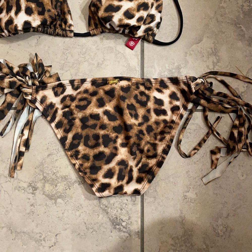Leopard guess bottom size small ! 🐆 - Picture 2 of 6